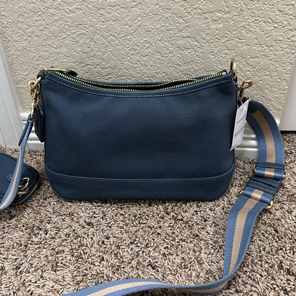 NWT, Coach Swinger Bag - Picture 4 of 6